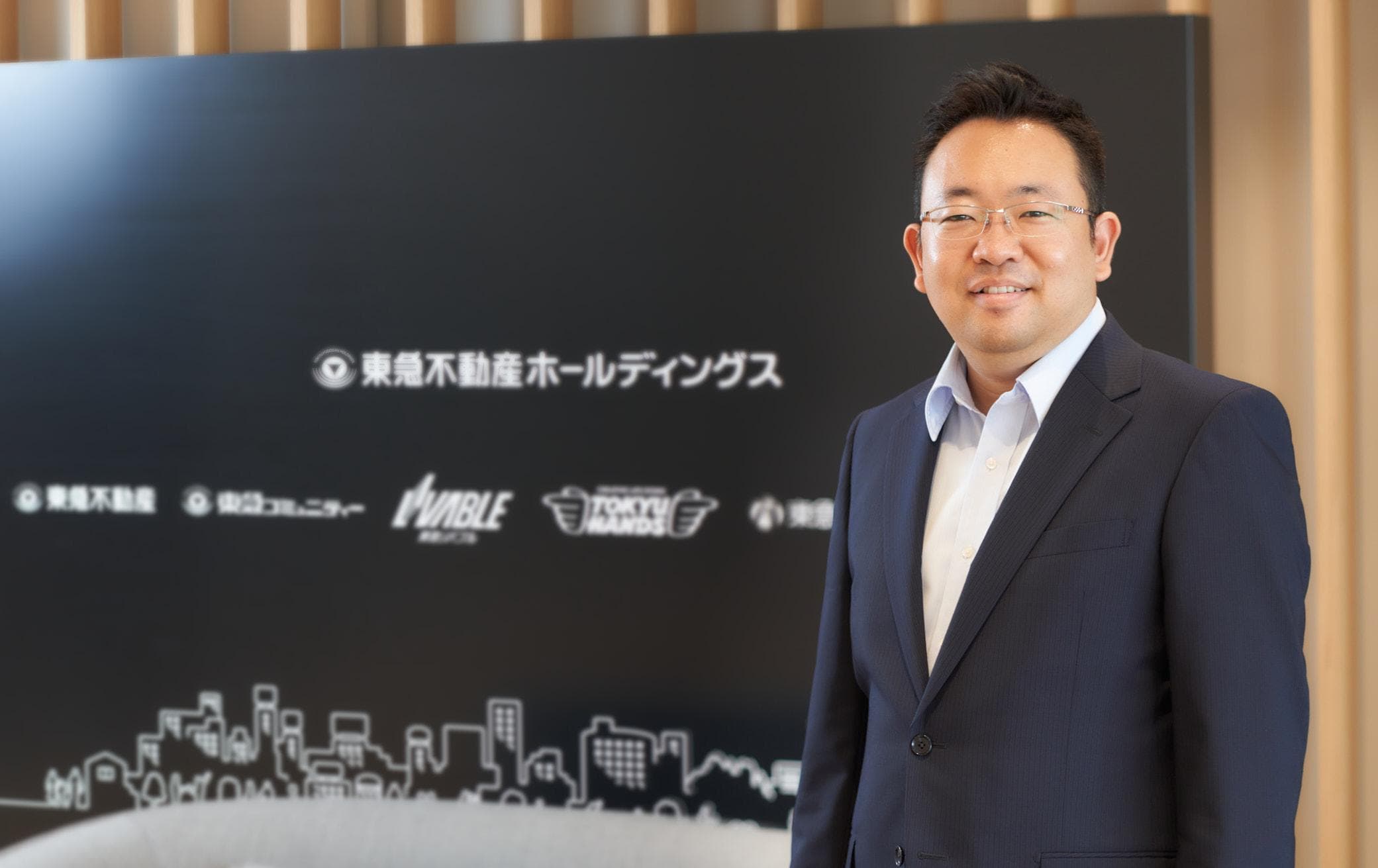ビジネス課題を「自分の頭で考え、解決できる文化」を浸透させ、それを支える環境をITで構築する——外資系企業のよさを取り入れながらDXを推進する東急不動産ホールディングス柏崎氏が目指す「働き方改革」01